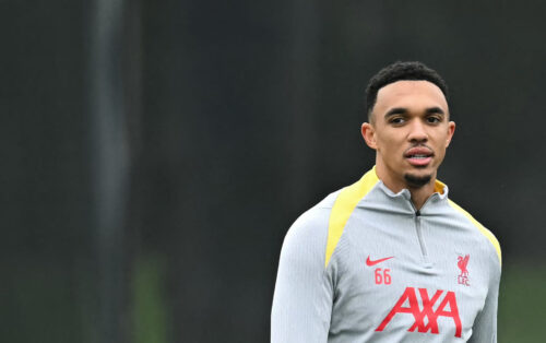 Trent Alexander-Arnold virker tabt for Liverpool.