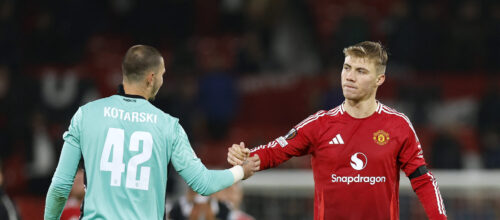 Rasmus Højlund kommer til at starte på banen, når Manchester United får besøg af Leicester i Premier League. Det vurderer et medie, der følger klubben tæt.