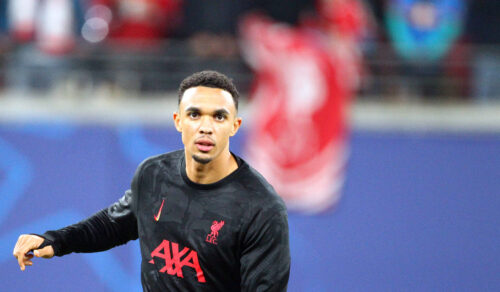 Den 26-årige Trent Alexander-Arnold fra Liverpool har modtaget dobbelt op på dårlige nyheder denne fredag.