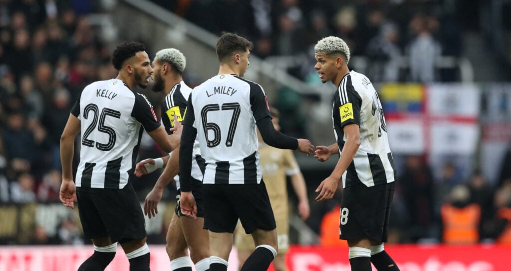 Juventus og Newcastle forhandler.