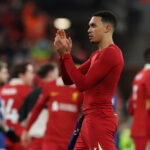 Trent Alexander-Arnold skriver under på lang aftale.