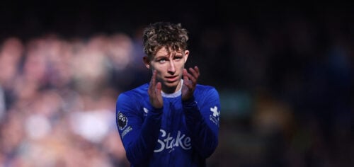 Der er meget flotte ord til Jesper Lindstrøm efter hans præstation i mødet med Manchester United på Goodison Park.