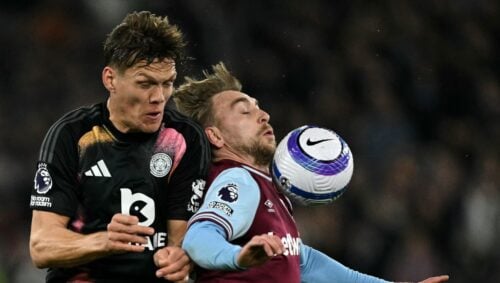 Jannik Vestergaard skaber overskrifter efter Leicesters nederlag til West Ham i Premier League torsdag aften, hvor han fik en uheldig rolle.