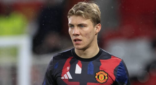 Rasmus Højlund har det svært i Manchester United, hvor han ikke har scoret i 17 Premier League-kampe, så skal Brian Riemer udtage ham?