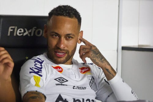 Neymar har fået en fin start i Santos, hvor stjernen er vendt tilbage for en stund. Men nu er der problemer igen.